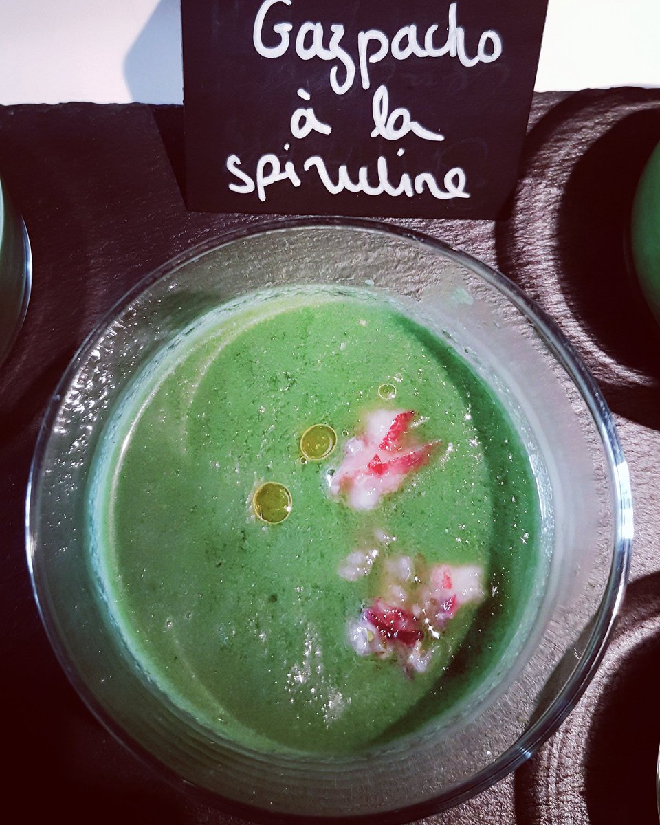 OrigineBleue's tweet photo. Nouvelle recette par Amélie Rosselot de #FoodEntropie @robin_inthefood : Gaspacho à la #spiruline fraîche !
#healthy #alimentdufutur #cuisine https://t.co/vSOSNG6cj9