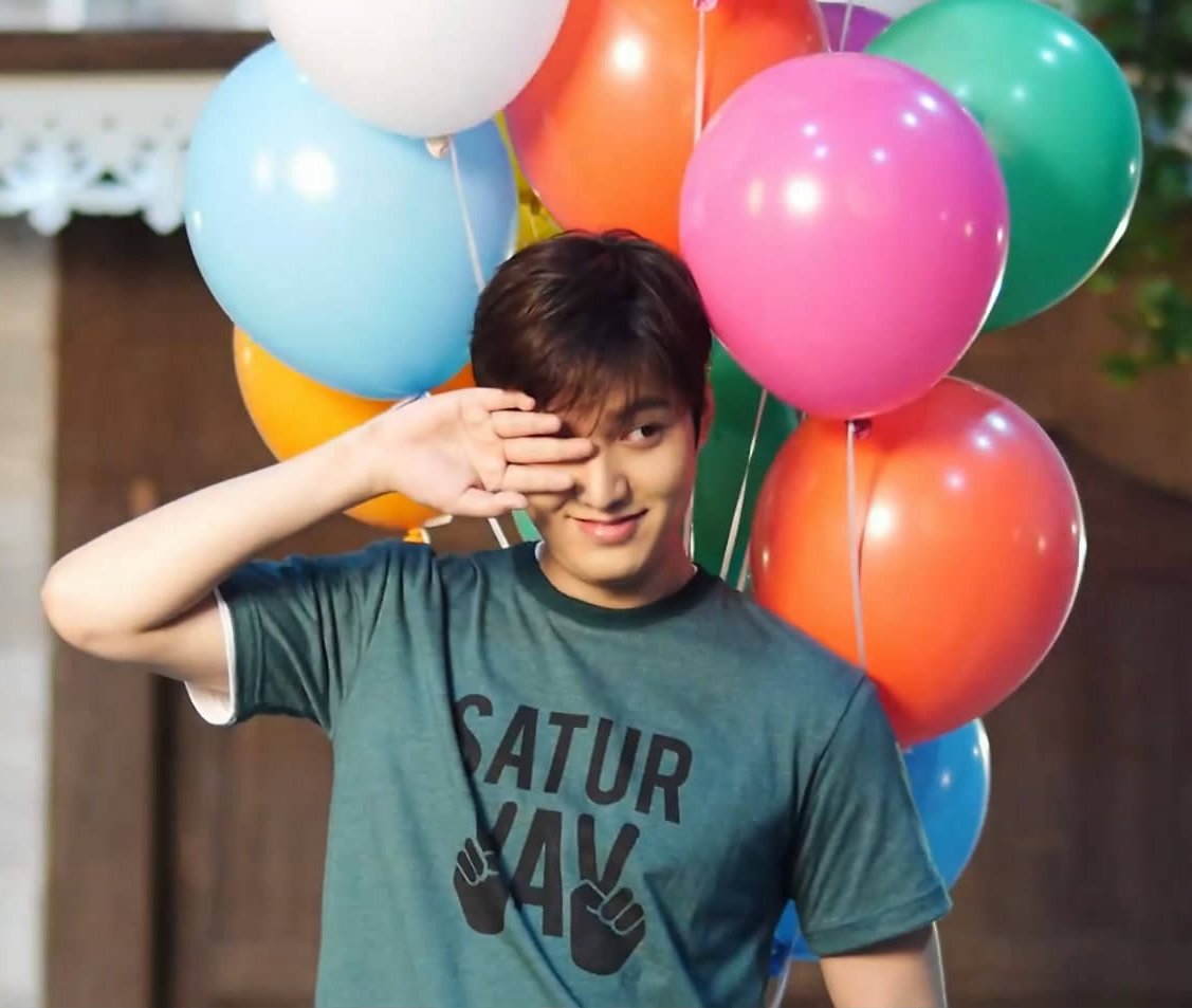 xjinnyxpurple's tweet photo. happy birthday to the man who makes me happy🎈🎈🎈💕
#HappyLeeMinHoDay https://t.co/Cidg9MvqwP
