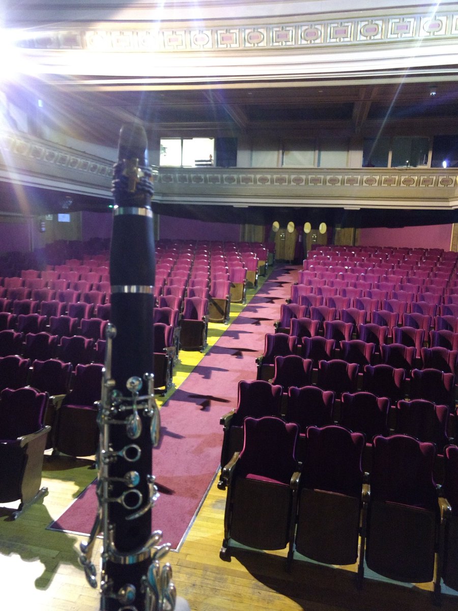 Último ensayo antes del concierto. Un placer poder actuar por primera vez aquí en <a href="/TeatroICatolica/">TeatroIsabelCatólica</a> de la mano de la <a href="/BSCGuadix/">BandaSinfónicaGuadix</a> con un programa tan propio de esta ciudad
#Falla #Lorca #Flamenco #Granada