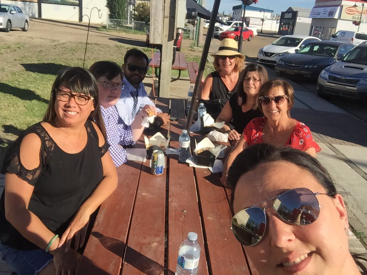 monica_golab's tweet photo. A night on the town for Employee Appreciation week @ToddLinnen_TD @robertghazal_TD #foodtruck #icecream #teamfortsask https://t.co/IYVM31ewvD