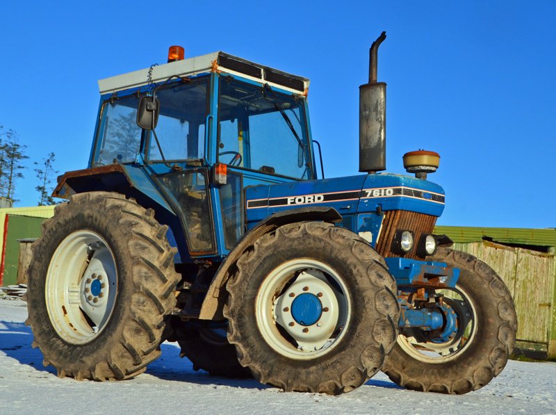 ClassicTracMag's tweet photo. This Ford 7810 is one of the one-owner classics in my forthcoming feature in the August 2018 issue of #ClassicTractorMagazine published on 29 June. #Ford #Tractors #classic https://t.co/9YR1lFW6JH