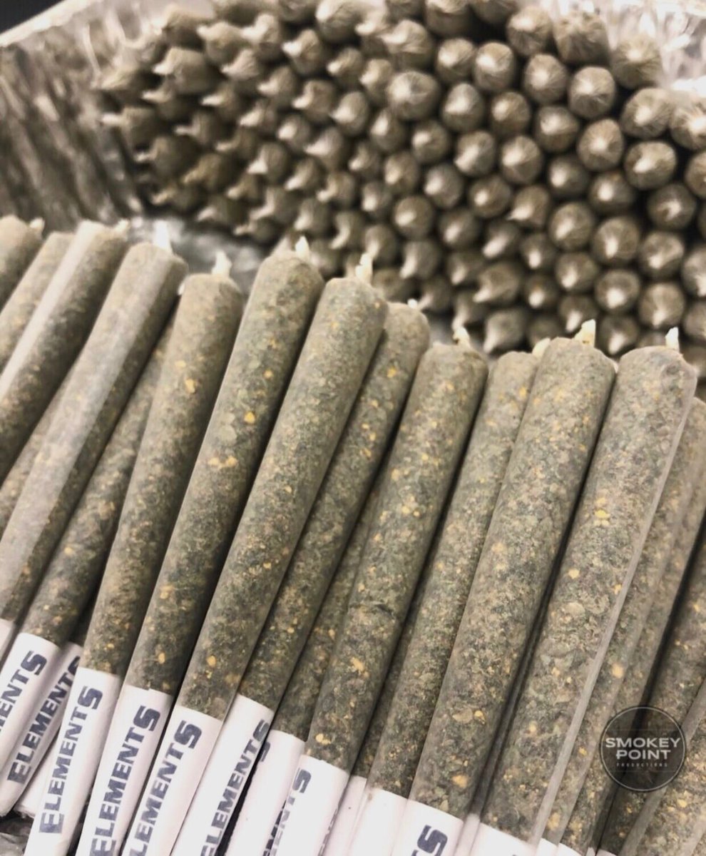 smokeypoint_wa's tweet photo. Rise and Grind! If you need help finding a particular strain or joint please feel free to reach out and ask! Weβll help you out!ππ―π₯π¨ #UDownWithSPP https://t.co/JiDyb86YRY