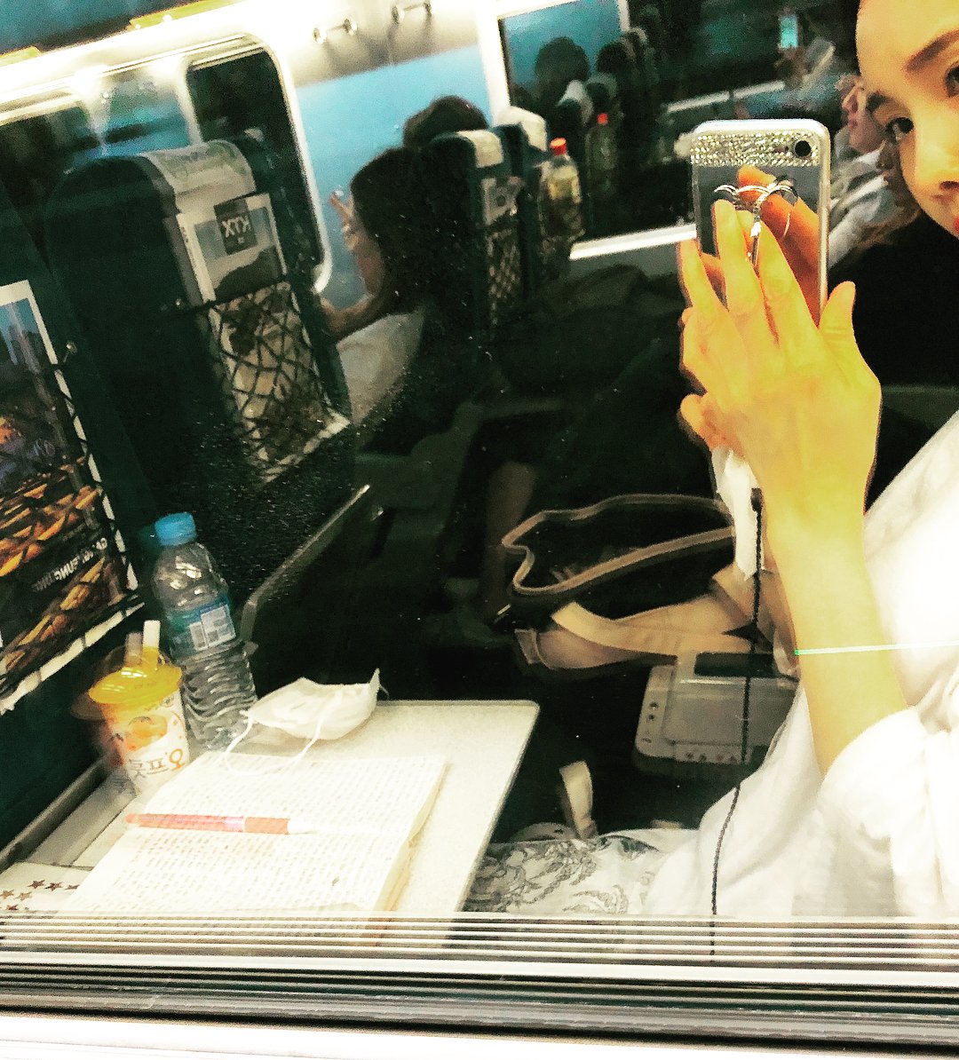 fiestar_hkfan's tweet photo. [180620]
Linzy's Instagram update 
Caption: Wrote Diary in ktx so... well
#onlymelikethis #again #busan #forshooting #ktx #diary
.
#피에스타 #린지 #가수 #뮤지컬배우 #배우
#Fiestar #Linzy #singer #musicalactress #actress https://t.co/02uxRUTVLp