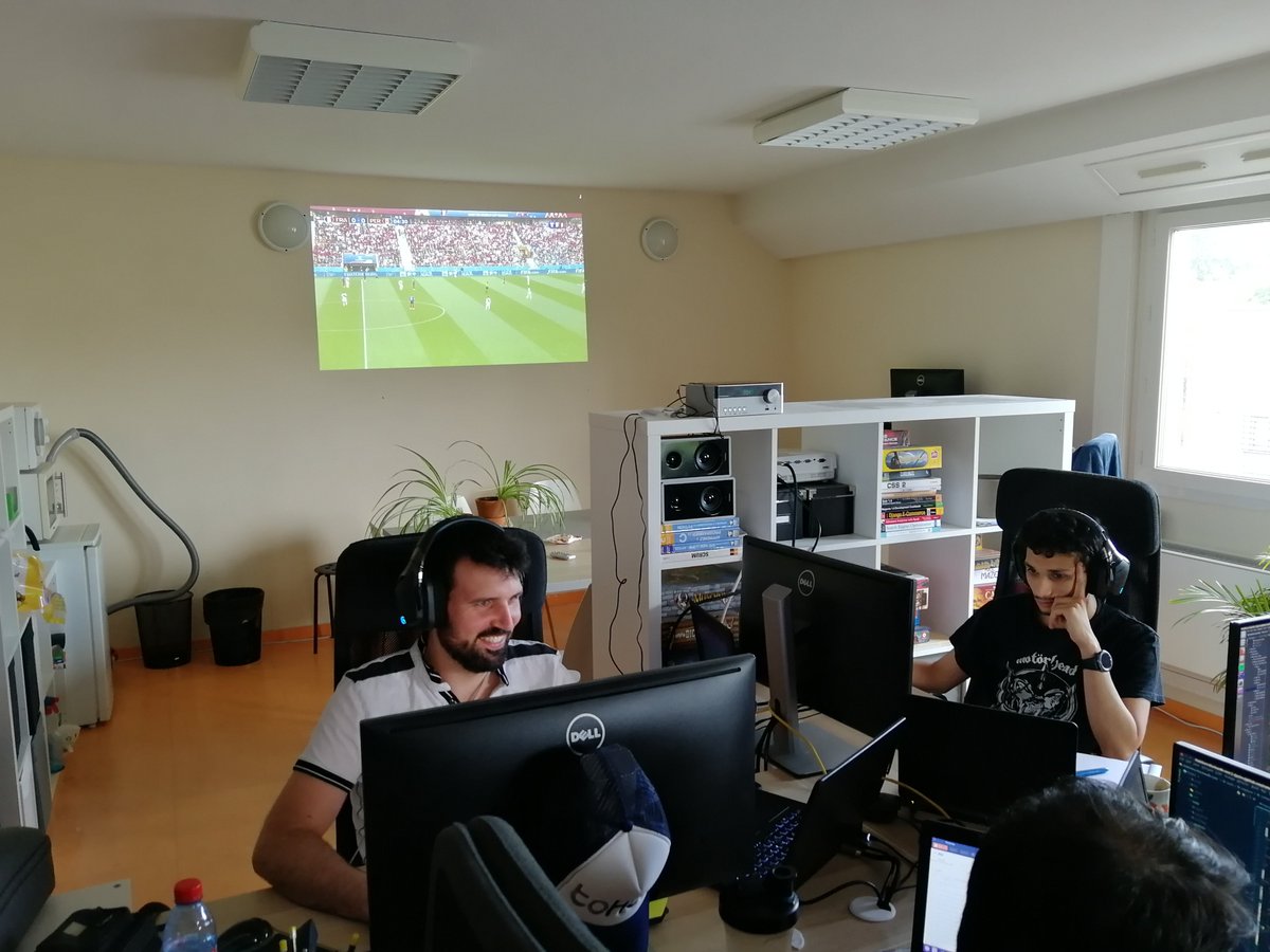 toHero_fr's tweet photo. Même en cas de match, on est prêt pour nos clients ! https://t.co/xMHbv7PUDc