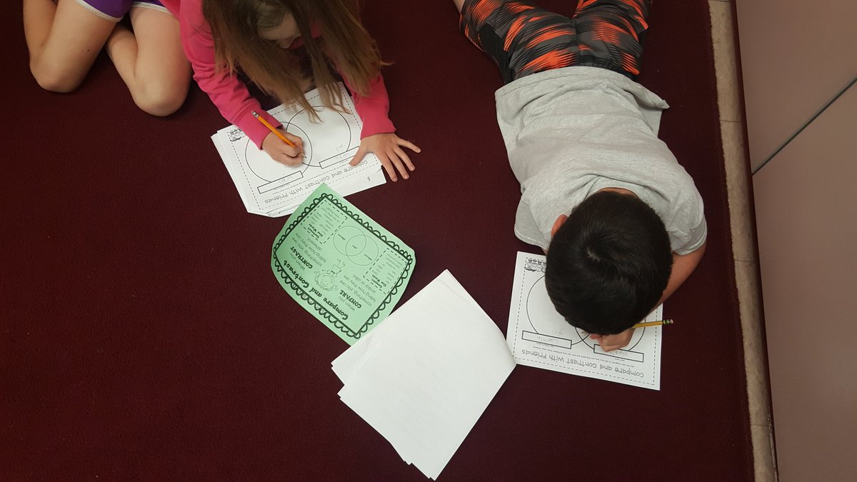 mgerlach2's tweet photo. Compared and contrasted with our friends today! Created a Venn diagram and then wrote a compare and contrast paragraph about the information learned. #frsd #readyforthirdgrade #lasttweetoftheyear @CopperHillES https://t.co/TXuza3fIsj