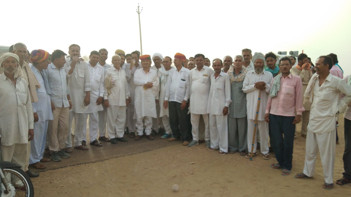 बल्लर गाव में मेरा बूथ मेरा गौरव कार्यक्रम सम्मेलन ..........................