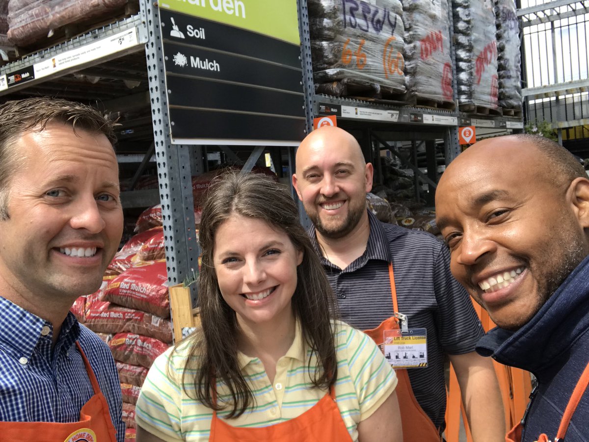 McFarrenGary's tweet photo. Happy National Selfie Day from the @THDWoodhaven 1 week Inventory Walk! #MWJUNE2018 @dcbellah @priester_ron @rmarl17 https://t.co/YsGrcipr4W