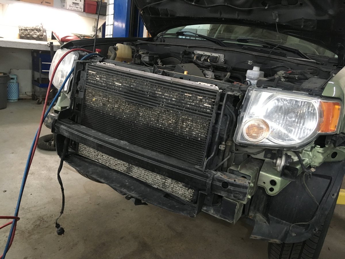 AutomotiveJedi's tweet photo. Too hot today for no #AirConditioning for our cool Client today. Luckily parts are locally available and they will be enjoying the cold air later today. That kind of black thing between the head lights has lost it's ability to hold in the magic. https://t.co/WPhgexDqcU
