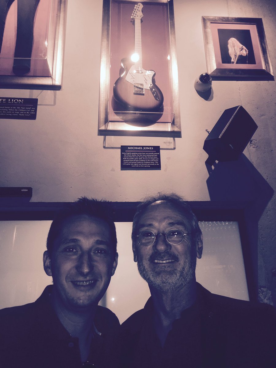 SelligOfficiel's tweet photo. En direct du @HRCLyon avec @michaeljonesoff pour un concert en pleine air 🤘😎🤘 https://t.co/n85RaTsGN9