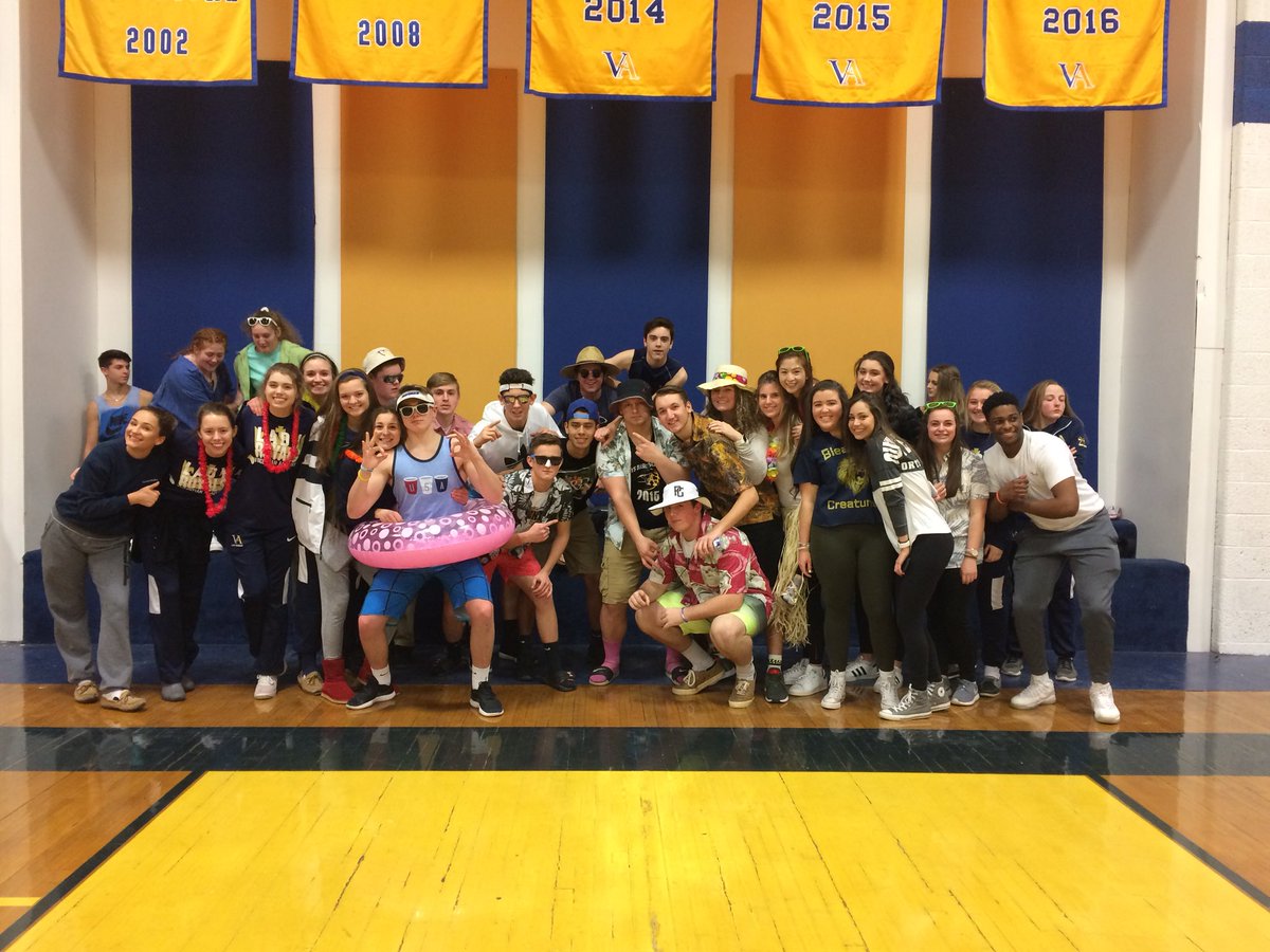 VA_Royals's tweet photo. Thank you class of 2018❗️🐐#thinkitup #BreesCheese https://t.co/a3o2mYLxZ1