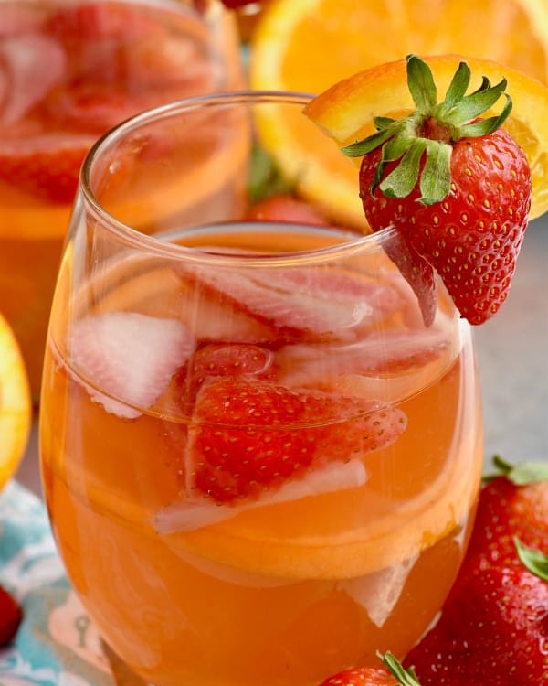 WindemereNC's tweet photo. We invite all our valued residents to join us for some Poolside Sunset Sangrias from 5:00 PM to 7:00 PM this Thursday, June 28th!
 
We hope to see you all there!
 
#WeLoveOurResidents
#poolside #sangrias
#residentfun
#summertime https://t.co/bx3gpQB34N