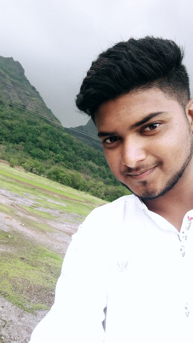PavanKorade's tweet photo. #happyselfieday #keepsmilingalways https://t.co/BayGoZKZ9A