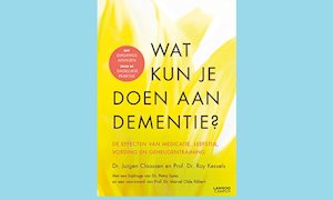 radboudumc's tweet photo. Dementie levert veel vragen op. Geriater Jurgen Claassen schreef mee aan het boek 'Wat kun je doen aan dementie?' met adviezen over geheugentraining, leefstijl en medicatie. We stelden hem vijf vragen over het boek. 
https://t.co/6dZCD8ybE3 https://t.co/2BLfzW30Pa