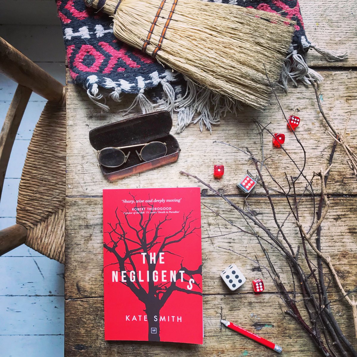 5ftinf's tweet photo. ...I wanted to create this picture because I’m SO proud of my lovely friend and fellow Brightonian, Kate Smith who’s first novel ‘The Negligents’ is out today!!
#thenegligents #5ftinftable #bookstagram #newbook #brightonauthor https://t.co/47sDkW2OVn