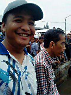 Osoaja1's tweet photo. #HUT57Jokowi
#HUTJokowi
Sini pak,di hari ultah Bapa, saya mengajak bp ke kota kami, di pelabuhan tegal,saya harap, bapak bisa mendengarkan keluhan kami nelayan cantrang
#savecantrang https://t.co/yqJiNMtWAL