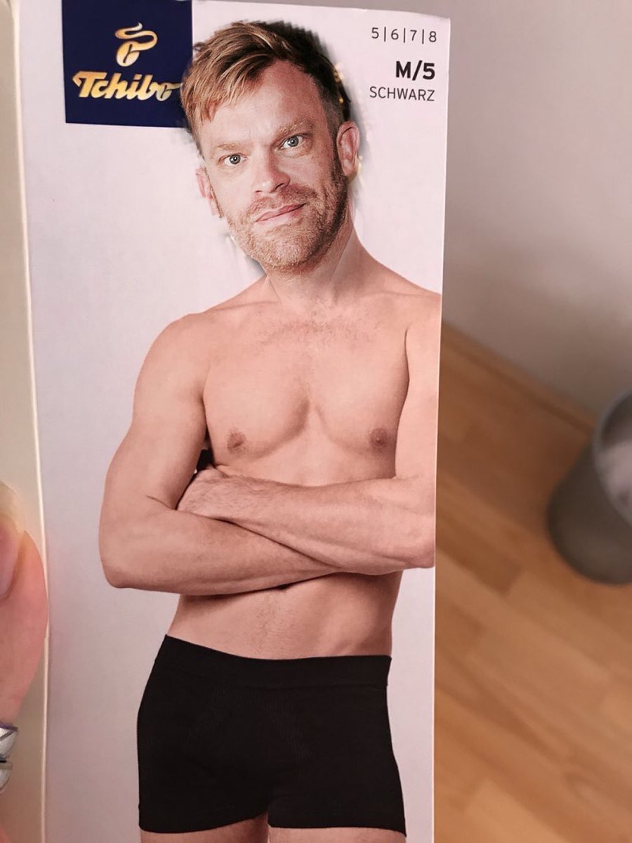 WillsQueens's tweet photo. Not sure whether to go for the plain ones or the David ones.....
#Dylvid #Casualty https://t.co/Q2R5fbTfgq