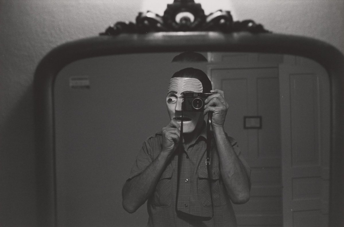 #Selfies are not new with the invention of the iPhone. Check out this and other great selfies in "Face to Face: Portraits of Artists," opening 6/26. #NationalSelfieDay ow.ly/wGt830kAKUH