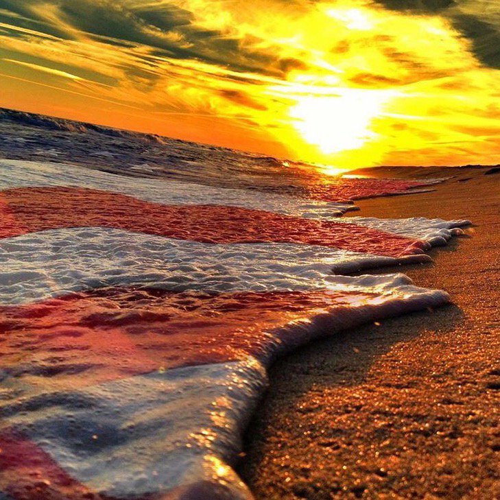 CloydRivers's tweet photo. First day of Summer. We're locked, cocked &amp; ready to rock with 50 Stars, 13 Bars &amp; a whole mess of sunshine. Merica. https://t.co/KHUJSVfjaP