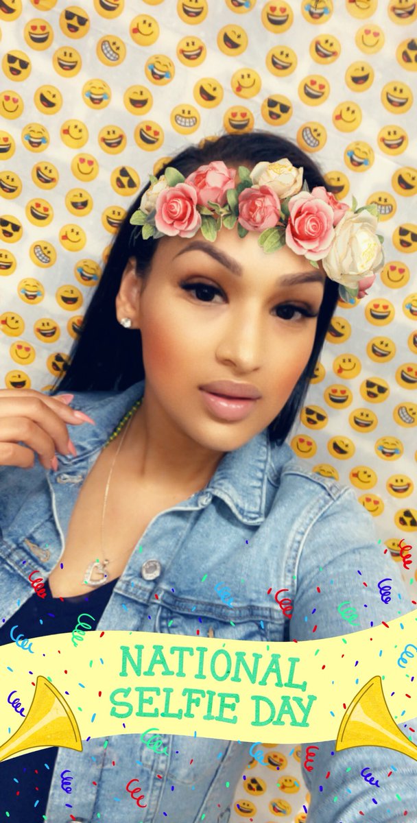 HildaASDS4912's tweet photo. Happy #NationalSelfieDay #weSHOREselfie @HD_TheShore4912 https://t.co/Yrdj3gyNeT