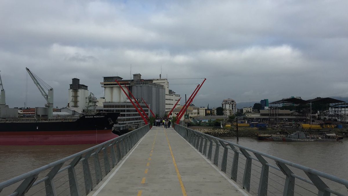 SECOB_Ec's tweet photo. ¡Buenas noticias para Guayaquil! Cumplimos con entregar la obra de reconstrucción Puente Guayaquil – Santay. Este puente conecta a los habitantes de Santay con la ciudad generando reactivación económica y turismo. Junto a @GoberDelguayas recorrimos la infraestructura. @Lenin https://t.co/D7LZZYr1ku