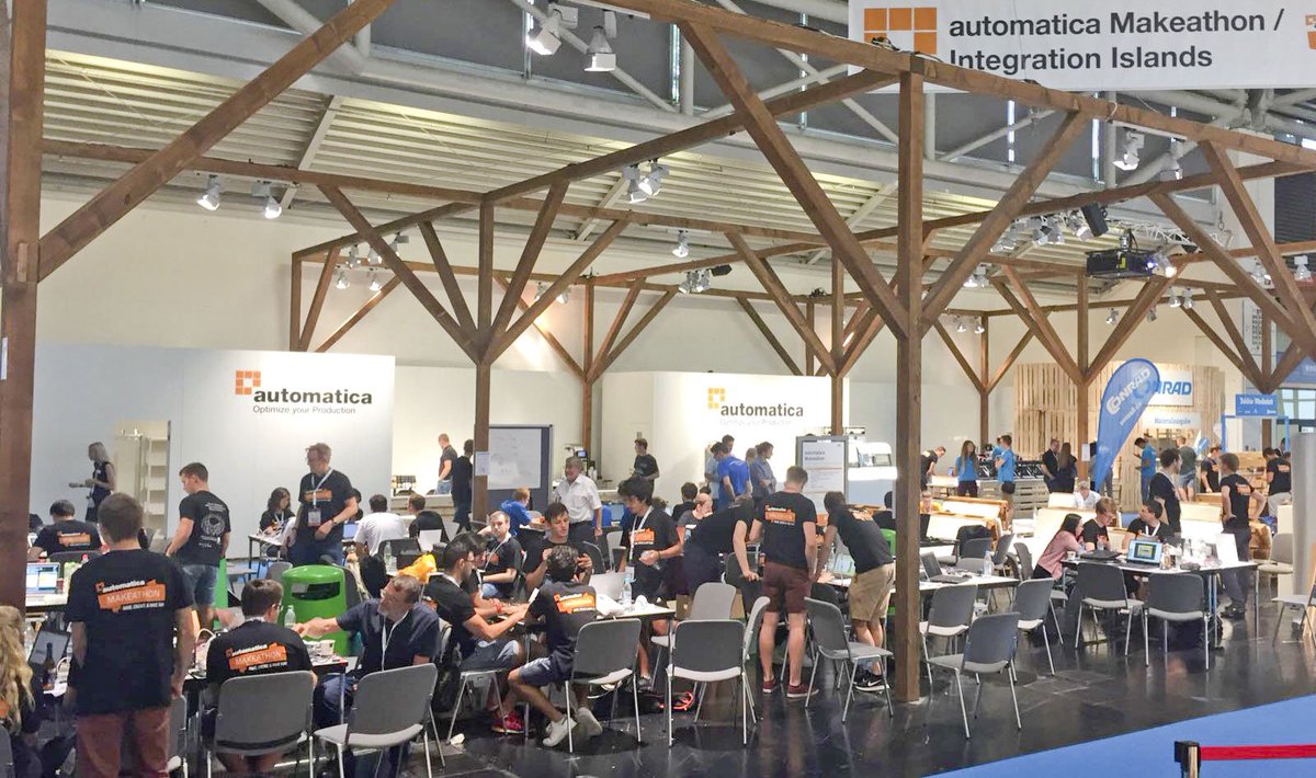 Nachtschicht auf der #automatica2018 - Der <a href="/automaticafair/">automatica</a> #Makeathon startet mit vielen motivierten Studenten.