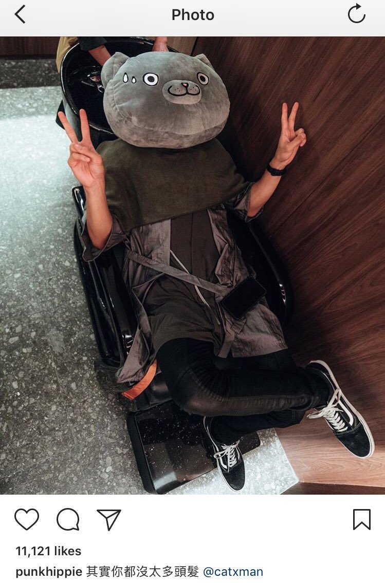 pakho_chau's tweet photo. 180621 #PakhoChau IG Update:

You don’t have much hair @ catxman https://t.co/D8SW3CabG7