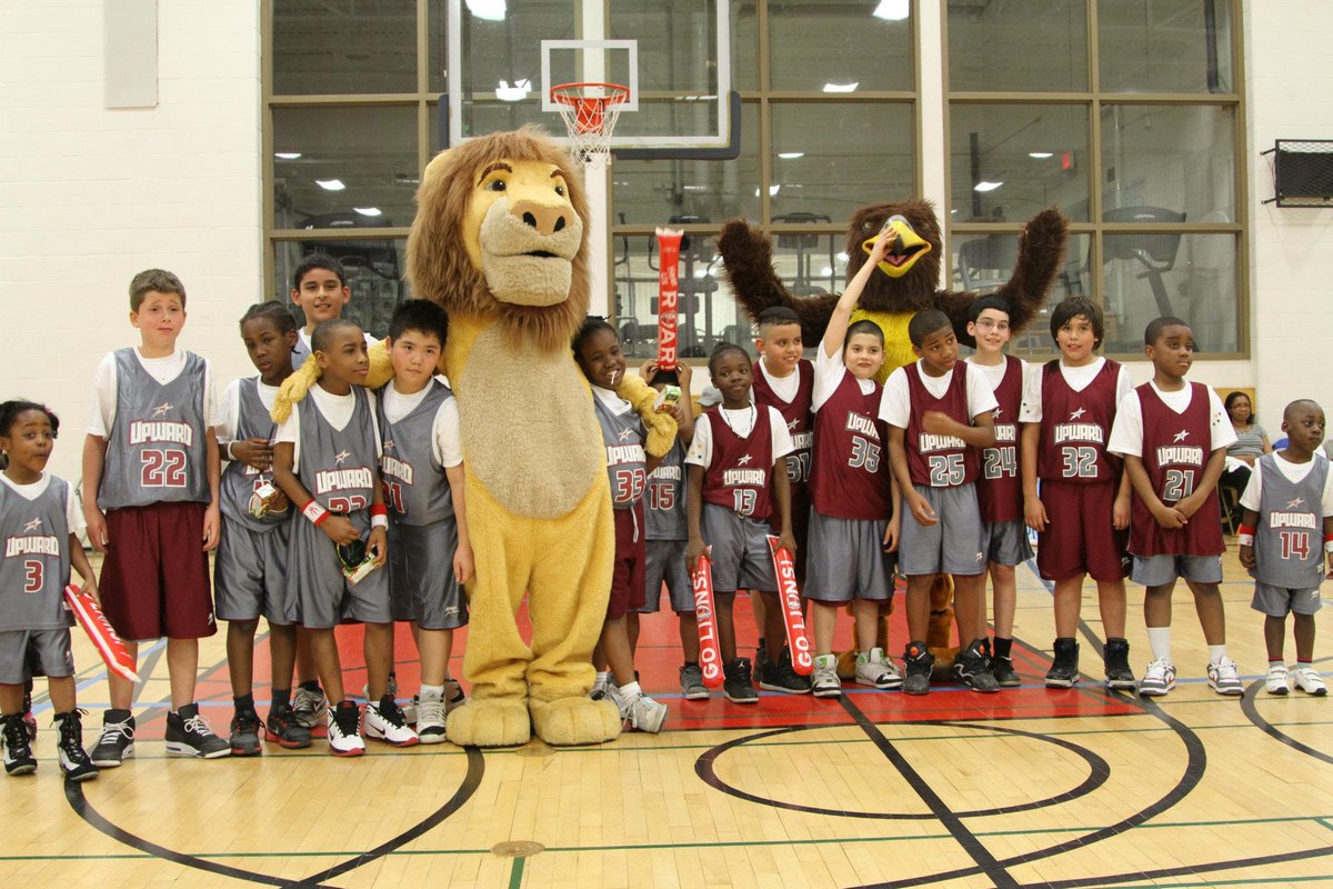 EphraimsPlace's tweet photo. #ThrowbackThursday If a bird and a lion can get along, so can we! https://t.co/iqB1XvZ6Lu