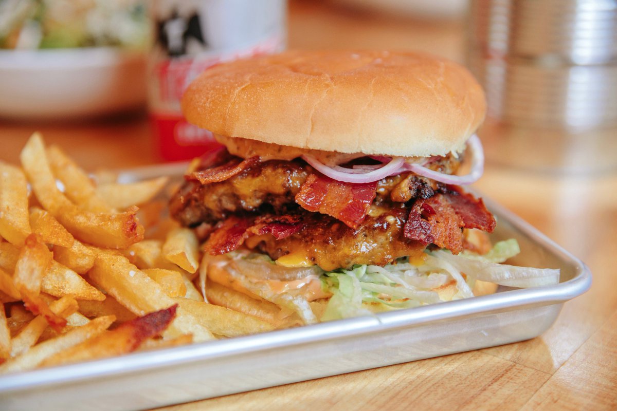 SuperfineFood's tweet photo. 🍔 Say Cheese! Double beef, crispy bacon and melty American cheese. What more do you need?! https://t.co/8cLh3YeWQG