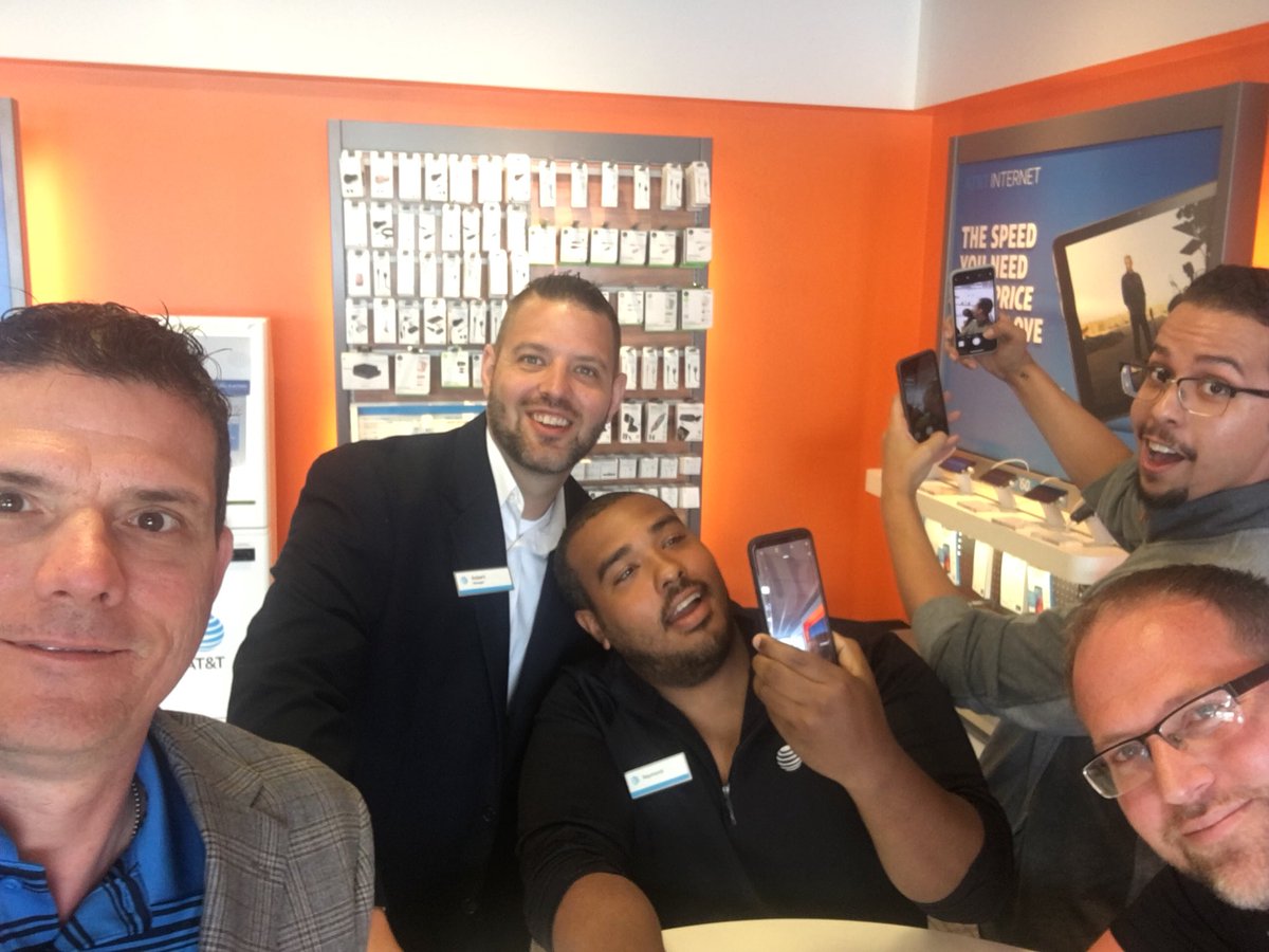 FindlayHustlers's tweet photo. #selfiER #FINDLAYHUSTLERS https://t.co/4w1qyGk8Or