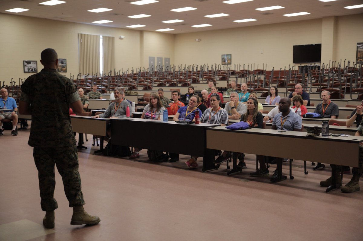 MCRCPAO's tweet photo. Colonel David R. Everly speaks to educators about officer education and training during MCRC’s 2018 Educators’ and Key Leaders’ Workshop aboard MCB Quantico. Everly is the commanding officer for The Basic School. #MCRCWS @TheBasicSchool https://t.co/ciuQXN8xyq