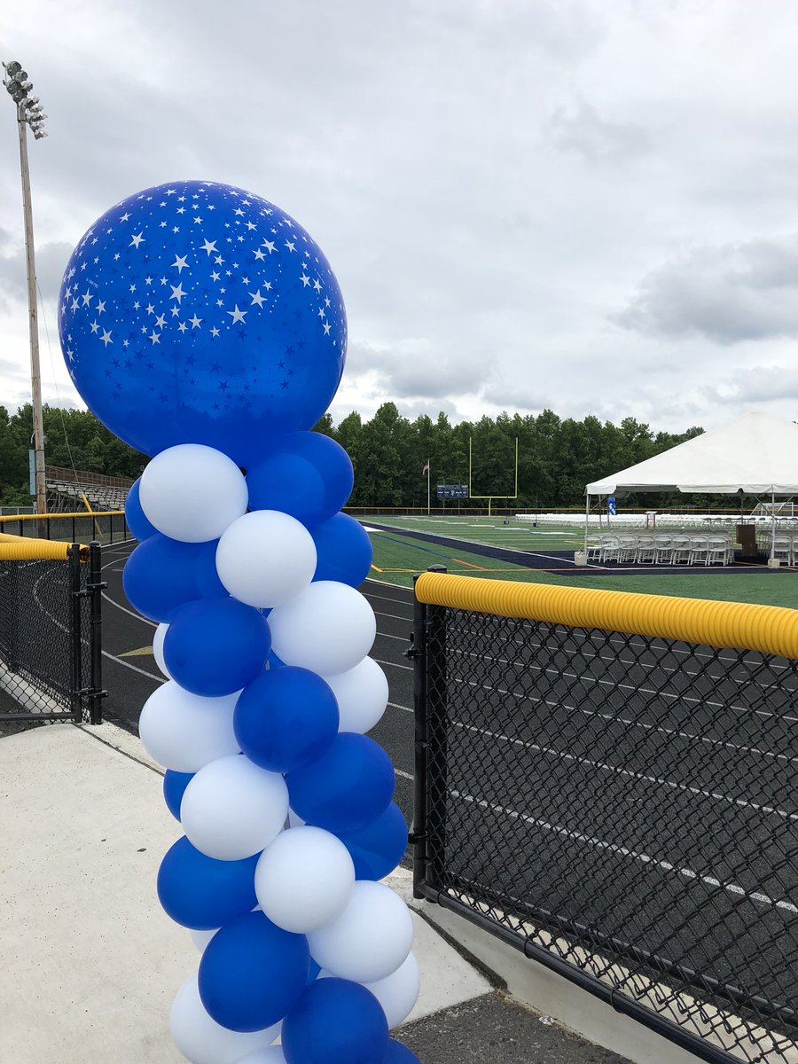 BravermanHHS's tweet photo. #weAreGraduating at 4pm! Balloons are getting set up and flowers on the way. #classOf2018 https://t.co/XC2keei2uD