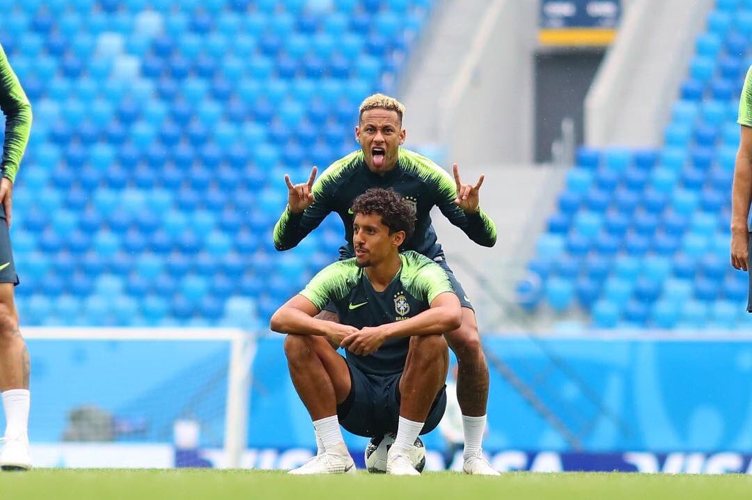 neymarjr's tweet photo. Preparados né não @marquinhos_m5 🤘🏽😝 https://t.co/epKnmicQ8J