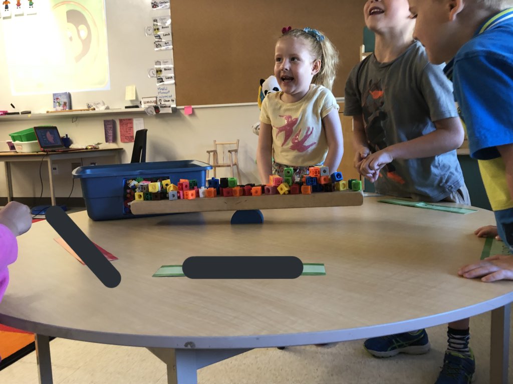 FDKRM123's tweet photo. Can you make the wood balance and can you make it balance with loose parts? #provocations @TayShoresPS https://t.co/orOqrckl1Y