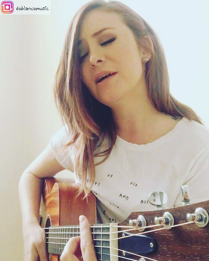 DoBlancoFans's tweet photo. ¿Quién recuerda de dónde es esta pic? 
#TBT #DoBlanco #Music #Artist #PopMusic #PopArtist #MusicLife #Fans #NMIM #Fugitiva 🎶 https://t.co/Lm2WFfybTm