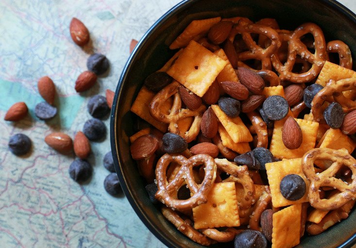 AmyRichter84's tweet photo. My perfect snack mix w/ my #KrogerFaves! #TrailMixChallenge #MyMagazineSharing #FreeSamp https://t.co/UaYih6KYiW https://t.co/wMhqeo7FTi
