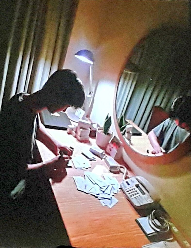 ___en3's tweet photo. えねねん半端ないって…あの子半端ないって…一昨年のソロイベで2000人分に直筆サイン書いてるもん…去年なんて630個キャンドル作って売上金をファンの名前で寄付してるもん…そんなん出来ひんやん普通…言っといてや出来るんやったら…神や…えねねん神や…今年もオリジナルボトル手渡しやし…神や… https://t.co/FKRQx3oC5L