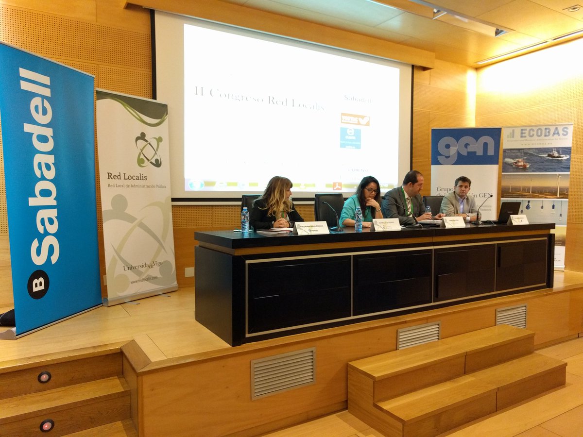 RedLocalis's tweet photo. Cuarto y último panel del día de hoy:
"Los datos abiertos al servicio de la transparencia: open data y big data"
Rubén Martínez, Eloy Morán y Virginia Moreno.
Modera Estrella Gutiérrez (@urjc )
#RedLocalis2018 https://t.co/j1bHekp1iR