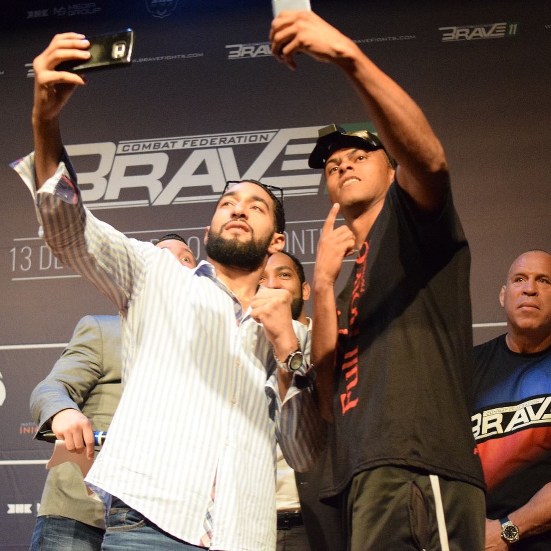 hhskmedia's tweet photo. HHSKmedia
Published by Khalid Hamad · 37 mins ·
It’s #SelfieDay with Brave CF warriors always nailing it right before the action!
Who snapped the perfect selfie?
.
#mma #bravecf #selfie #fight #mmafighter #bravefights #brazil #jordan #bjj #boxing #martialarts https://t.co/xPdezYLSYw