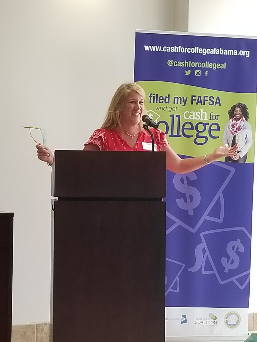 Go Lori and @PVHS_Guidance!
<a href="/counselorscott/">Scott Mohon</a> 
#doyourselfafafsa 
#pellyes