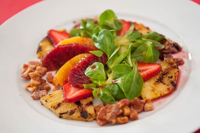 kenmarecatering's tweet photo. A Kenmare original, the "Orchard and Pasture Salad". It's healthy, light, and delicious! Catering by @kenmarecatering #recipe #Chicago #IL #chitown #love #dinner #yum #fun #KenmareCatering #cook #foodie #delicious #cooking #yummy #foodporn #instafood #be… https://t.co/DArjSi2o2E https://t.co/kDmI0IhQUx