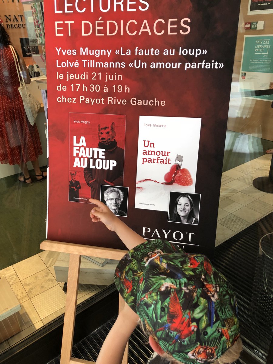 CousuMouche's tweet photo. Ça commence et dure jusqu’à 19:00 chez #PayotRiveGauche Lolvé @lesminusculesch Tillmanns et Yves Mugny https://t.co/OkSJZUl1xN