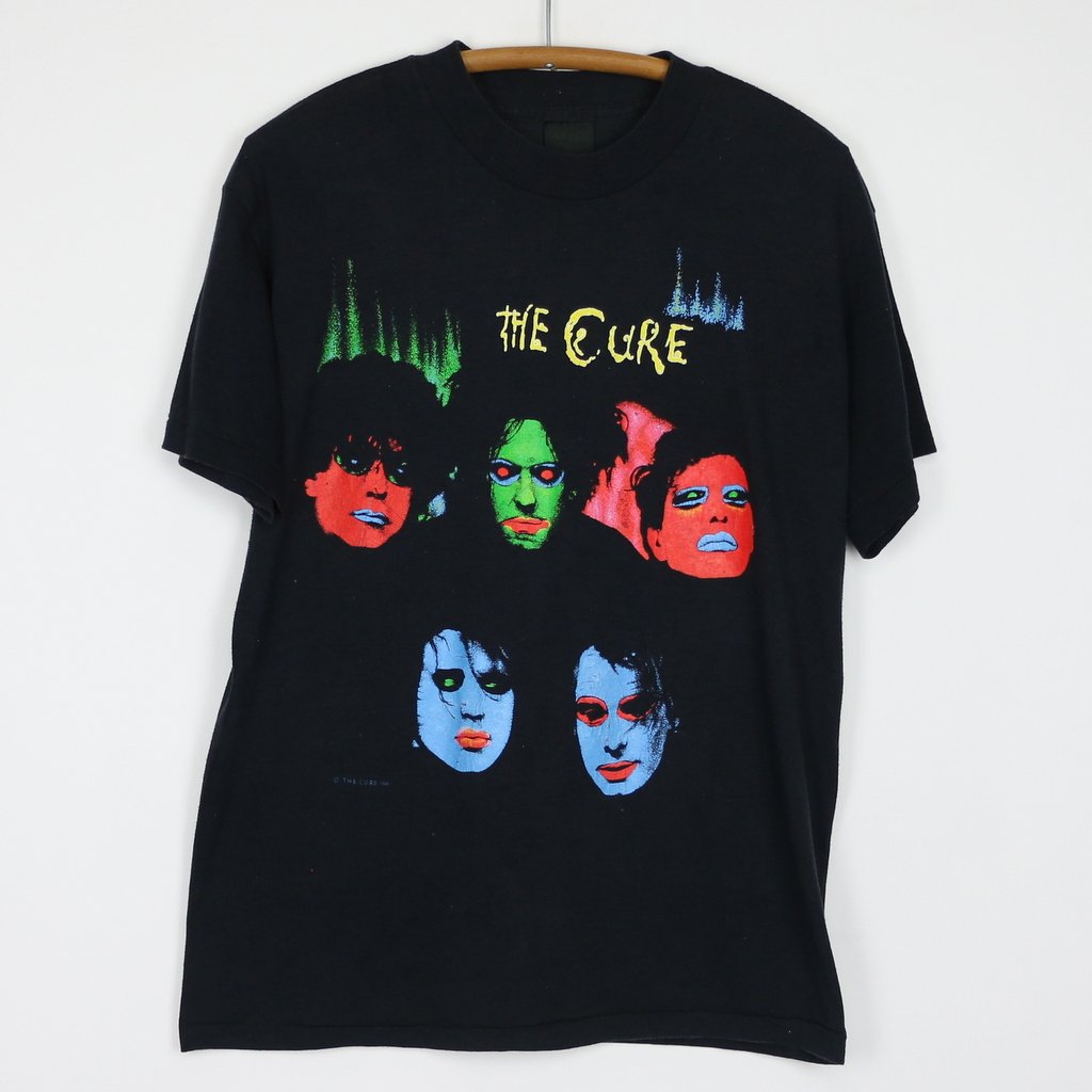 WyCoVintage's tweet image. #InBetweenDays 🌃 

1988 .@thecure In Between Days Shirt - wycovintage.com/product/1988-t…

#cure #thecure #vintage #streetwear #Fashion #musichistory