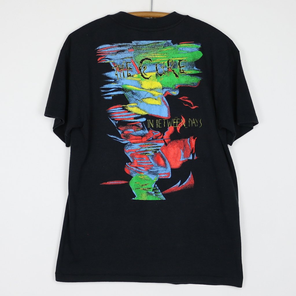 WyCoVintage's tweet image. #InBetweenDays 🌃 

1988 .@thecure In Between Days Shirt - wycovintage.com/product/1988-t…

#cure #thecure #vintage #streetwear #Fashion #musichistory