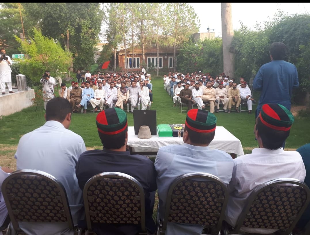 PYO_KP's tweet photo. Chairman PPP @BBhuttoZardari , @BakhtawarBZ and @AseefaBZ  are the custodians of #SMBB legacy. They have grown up under the care of one of the best leaders in the world.They will continue BB’s mission of serving the people and keeping aloft the flag of PPP
President @SamiKhanKp https://t.co/t0mqXTVUx6