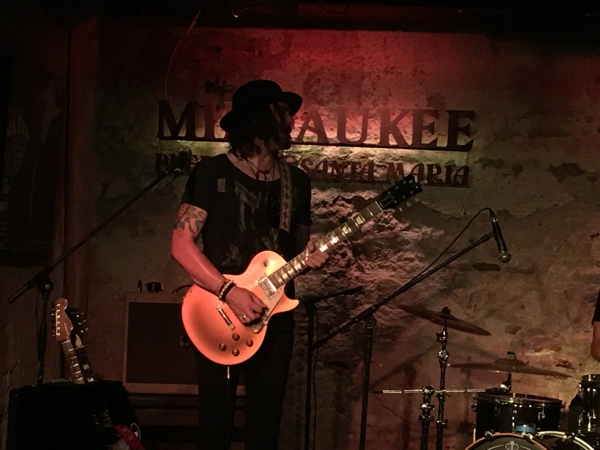 #increible #concierto de <a href="/TroyRedfernBand/">Troy Redfern Band</a> en la <a href="/milwaukeepuerto/">Milwaukee Puerto</a>....lacaravanadelrock.com/2018/06/21/cro…