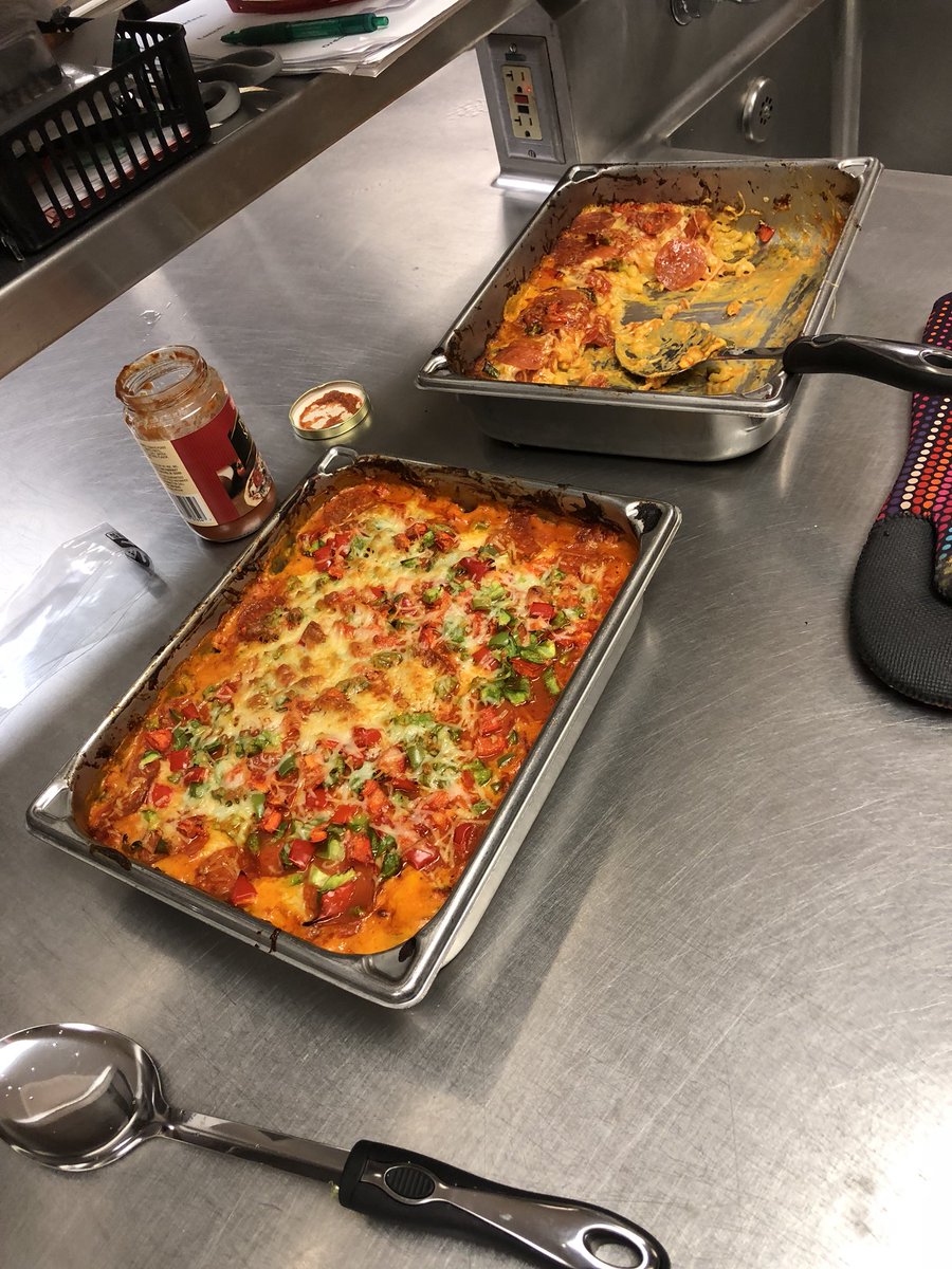theedge191's tweet photo. Mac and cheese pizza bake for today’s cooking class! 🍕 😍😋 @communityed191 #TheEdge #isd191 https://t.co/NQNX7F7svE
