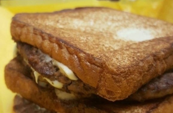 Whataburger's tweet photo. I just want someone that will buy me Patty Melts and tell me I'm pretty https://t.co/1Idtt3fauy