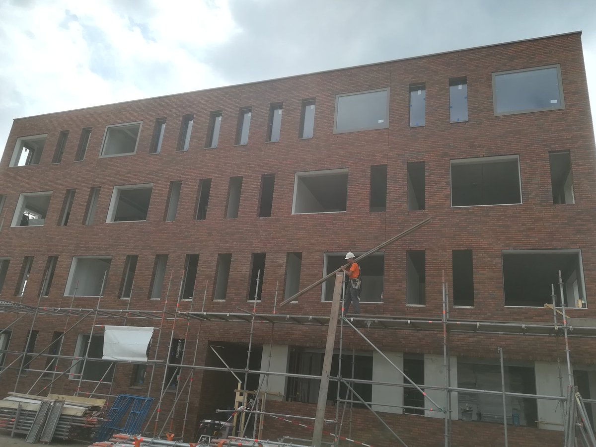 DavidAslander's tweet photo. Het schiet al mooi op in #oosterhaar #vw2, bij het mooiste project van Haren. @Rottinghuis @VanWijnenGroep @aalbers_instal https://t.co/zQgwcx5tly