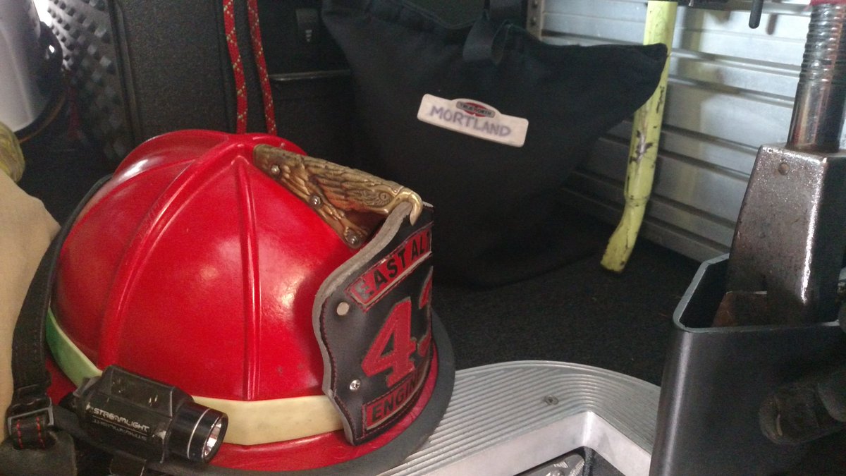 Mortland41's tweet photo. Back to the office. #ThisIsntTheBeach #Engineer #IAFF #AssociatedFireFightersofIL #Local2333 #firefighter #EngineCo4311 #EastAlton https://t.co/zo5DWye4OI