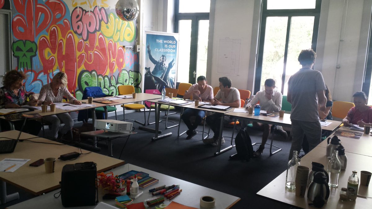 RTschrauwen's tweet photo. Prototyping and product development with innovatienetwerkjeugd. That's to all participants and the network, a lot of valuable information for Gamebust
#innovatienetwerkJeugd #gamebust #startup #gaming https://t.co/DJ65qKO3nB
